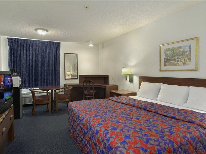 Red Roof Inn & Suites Savannah Airport Pooler Habitación foto